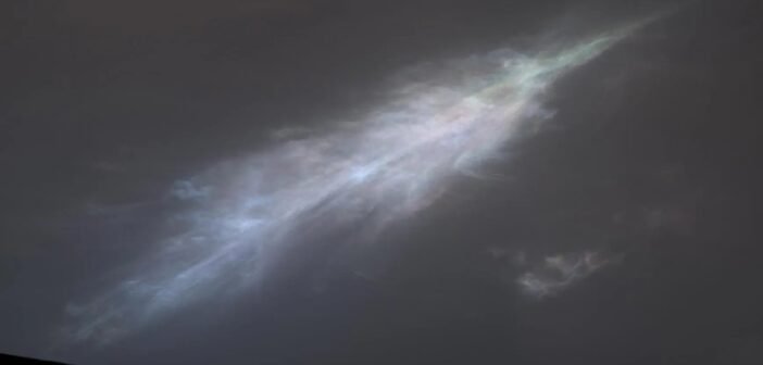 Curiosity's view of the iridescent cloud.